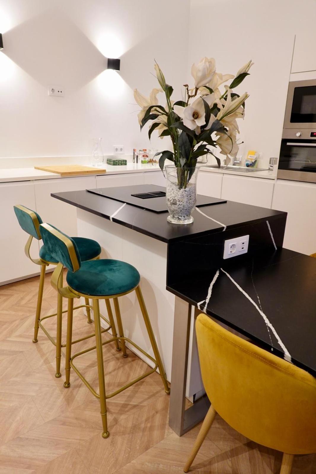 Peral Boutique Apartaments 塞维利亚 外观 照片