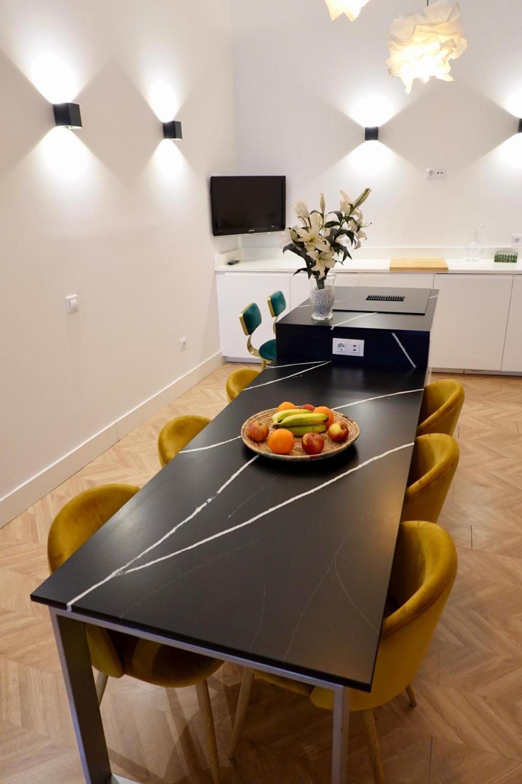 Peral Boutique Apartaments 塞维利亚 外观 照片